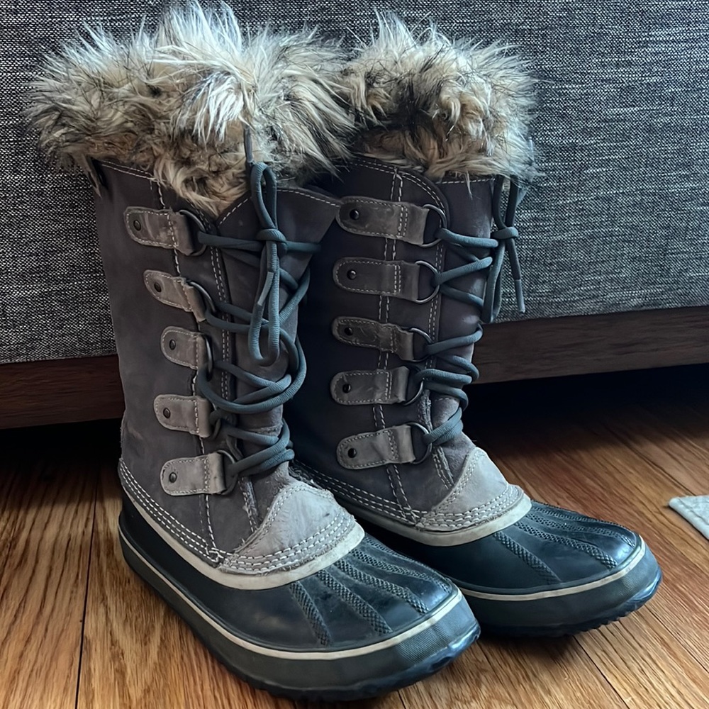 Sorel Joan of Arctic Boots Insulated and Waterproof size 7.5